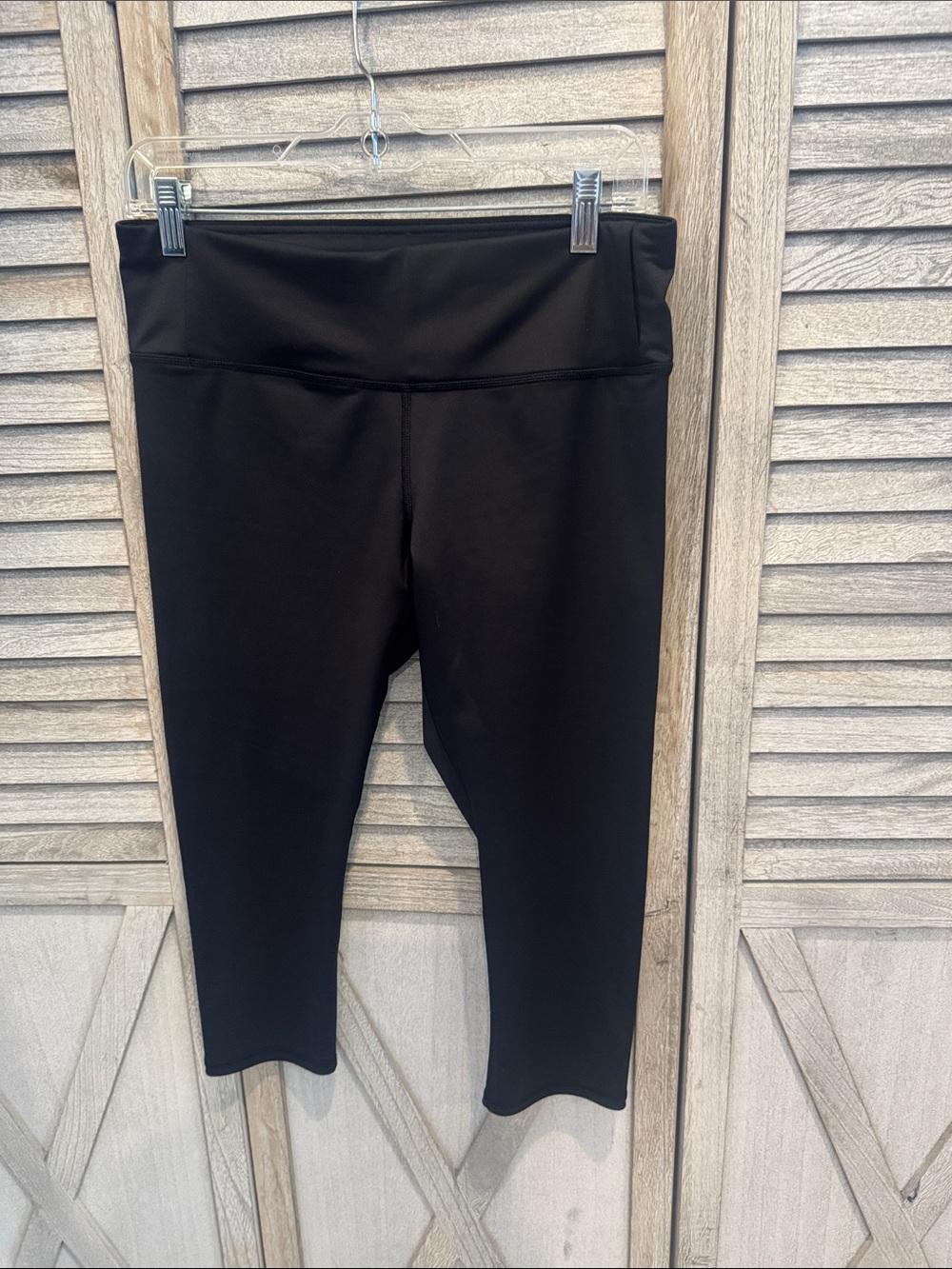Copper fit women’s Black Active Capri Leggings size medium